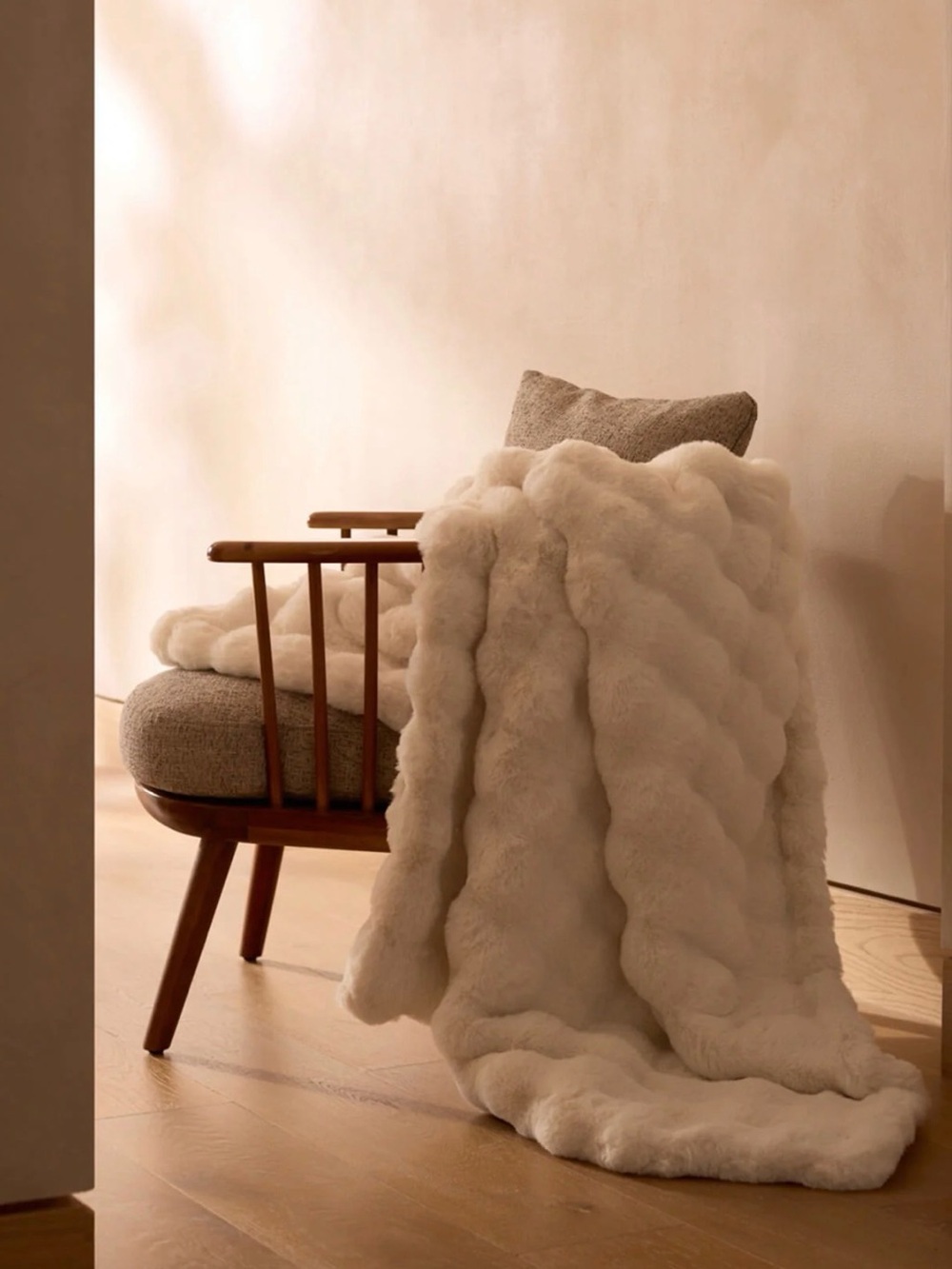 Luxury Bubble Cuddle Blanket by Cozy Earth